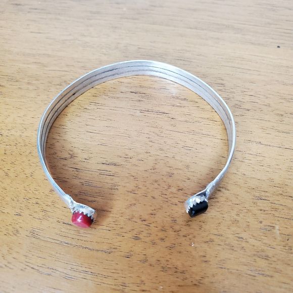 Antique Native American A. Paquin Onyx Coral SILVER Bangle Bracelet - Picture 6 of 9